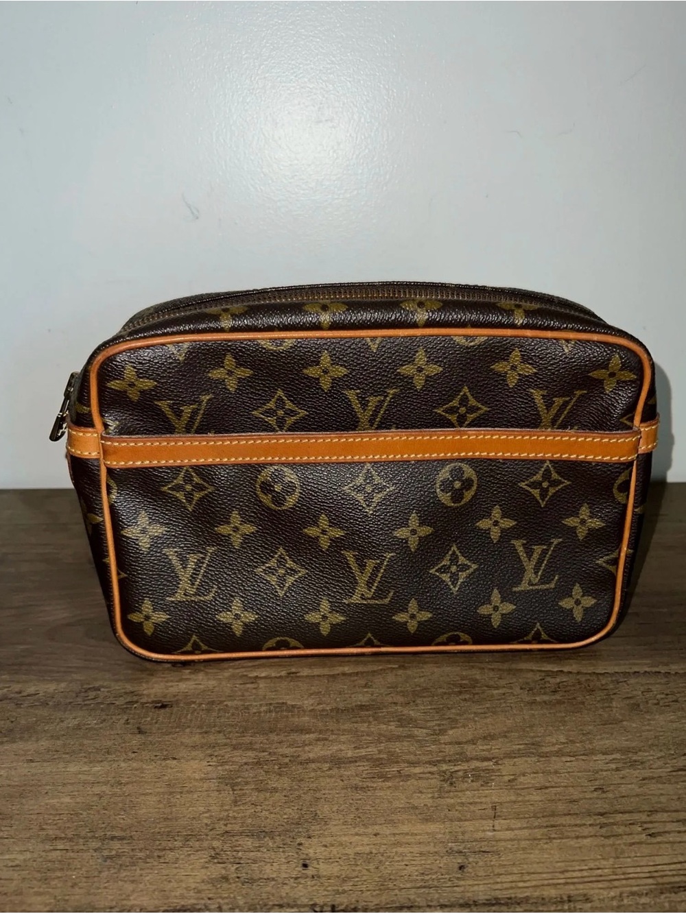 Louis Vuitton Monogram Compeigne 23 Clutch